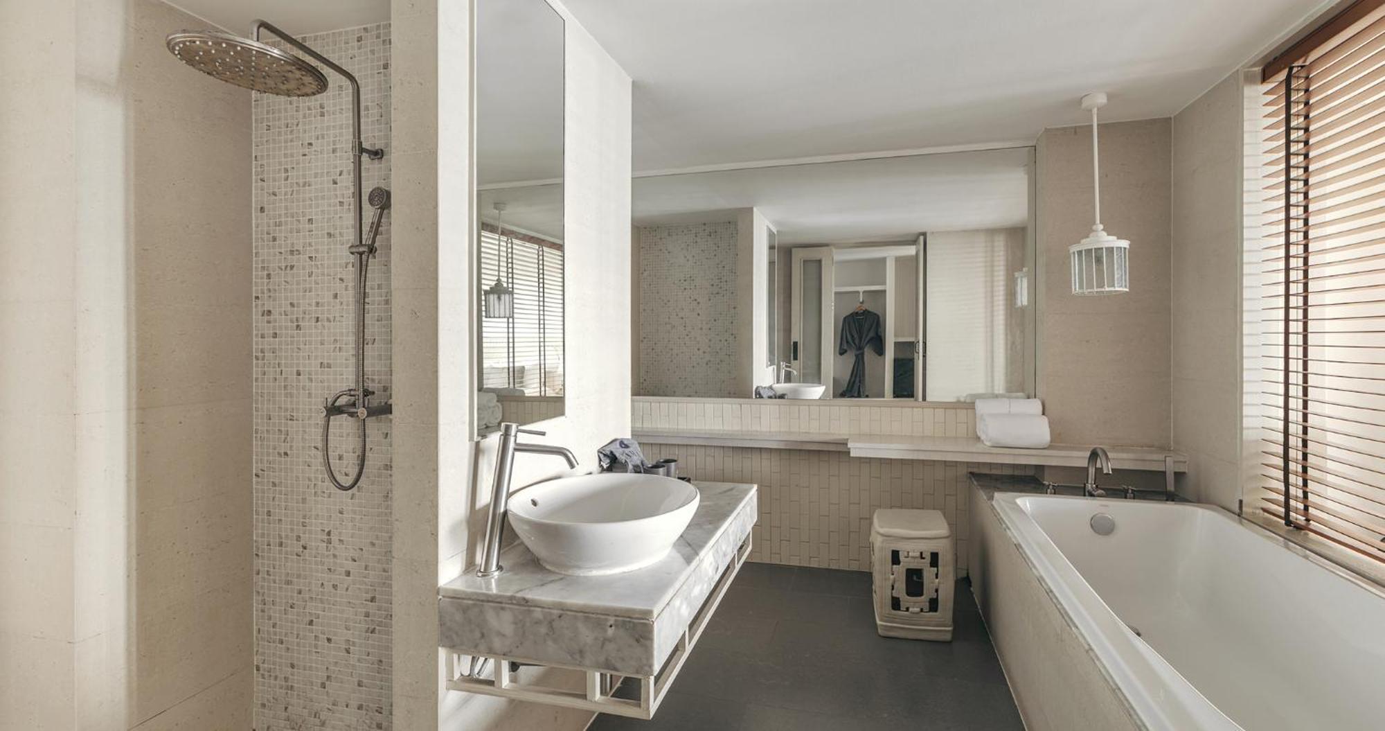 Chambre Double ou Lits Jumeaux Deluxe avec Billet pour Parc Aquatique